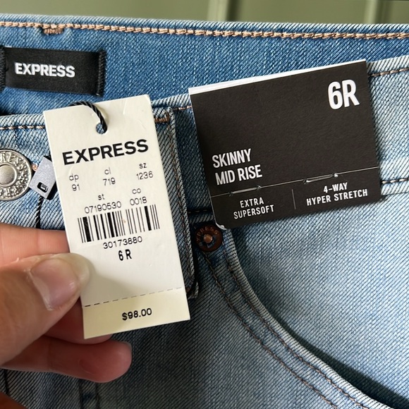 Express Skinny Mid Rise Jegging - Picture 2 of 4